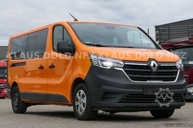 Kleinbus RENAULT Trafic Combi 9-Sitze Unfallschaden