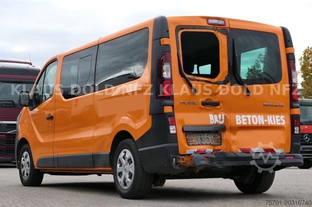 Kleinbus RENAULT Trafic Combi 9-Sitze Unfallschaden