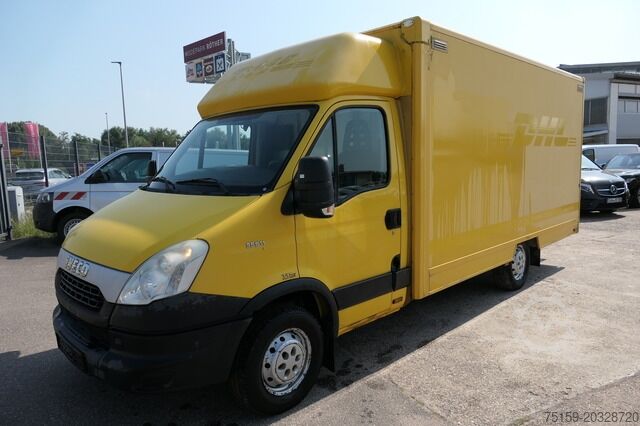 Vrachtwagen met bakwagen iveco Daily 35 S11 C30C AUTOMATIK KAMERA Regale LUFT DURCHGANG EURO-5 CoC