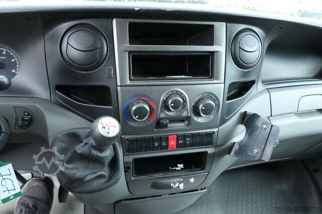 Vrachtwagen met bakwagen iveco Daily 35 S11 C30C AUTOMATIK KAMERA Regale LUFT DURCHGANG EURO-5 CoC