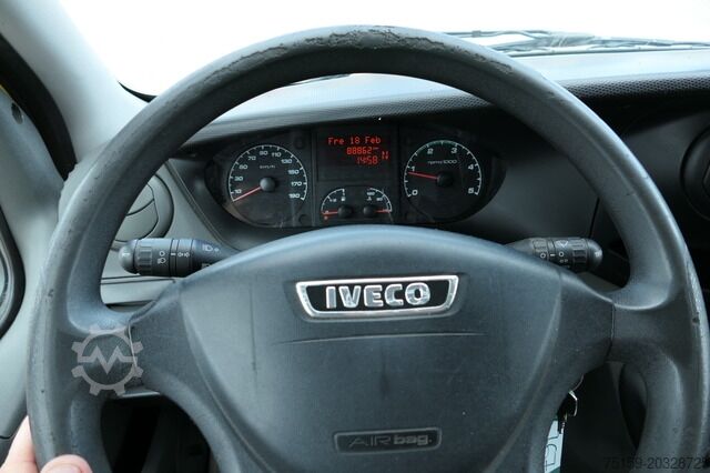 Κλειστό βαν iveco Daily 35 S11 C30C AUTOMATIK KAMERA Regale LUFT DURCHGANG EURO-5 CoC