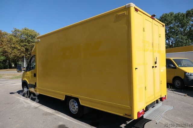 Vrachtwagen met bakwagen iveco Daily 35 S11 C30C AUTOMATIK KAMERA Regale LUFT DURCHGANG EURO-5 CoC