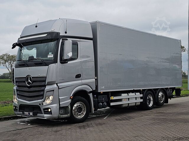 Bőrönd MERCEDES-BENZ ACTROS 2645 6X2*4 RET. 3T LIFT