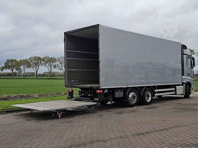 Bőrönd MERCEDES-BENZ ACTROS 2645 6X2*4 RET. 3T LIFT