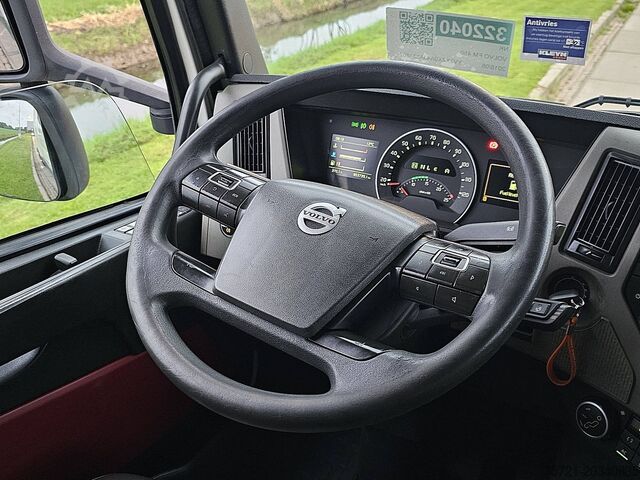 Standard-SZM VOLVO FM 450 GLOBETROTTER ADR