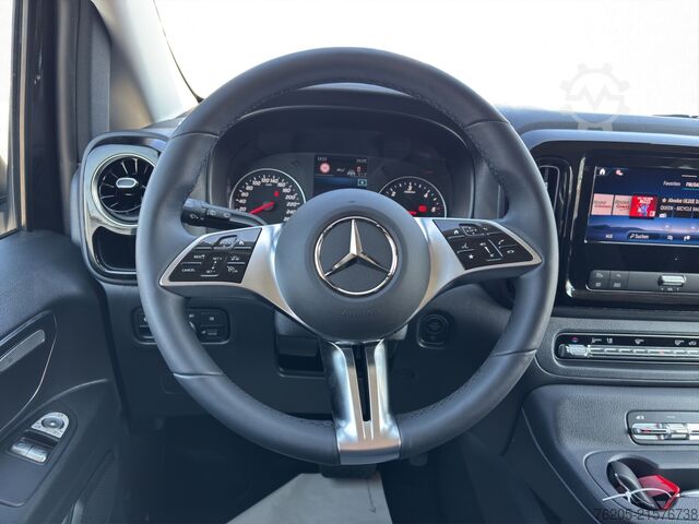 Minibus Mercedes-Benz Vito 114 CDI Tourer PRO Lang ACC AHK AUT Kam. LM