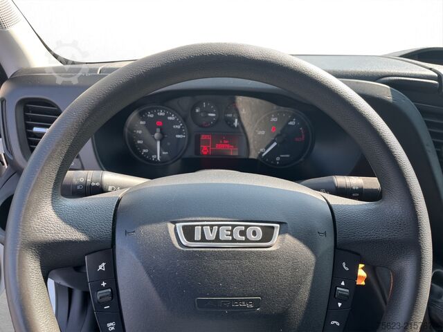 Vrachtwagen met bakwagen IVECO Daily Koffer LBW Klima