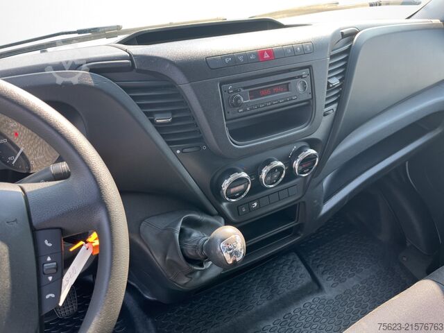 Vrachtwagen met bakwagen IVECO Daily Koffer LBW Klima