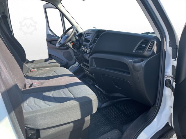 Vrachtwagen met bakwagen IVECO Daily Koffer LBW Klima