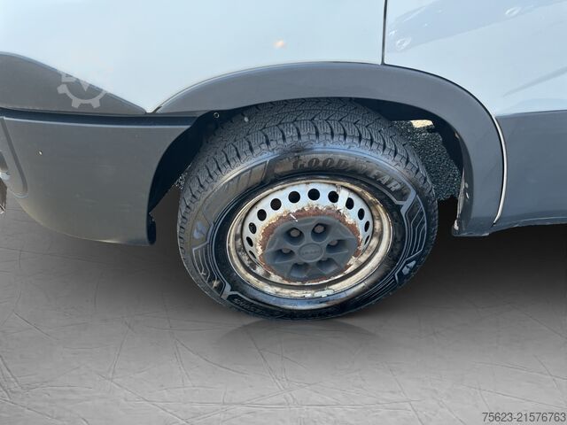 Vrachtwagen met bakwagen IVECO Daily Koffer LBW Klima