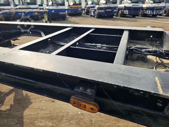 Containervervoer FLIEGL SDS 350| LOWLOADER 20 FOOT CONTAINER CHASSIS | ...
