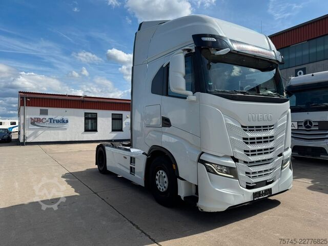 Trattore stradale standard IVECO S-WAY 480 * RETARDER * VOLLVERKLEIDUNG *