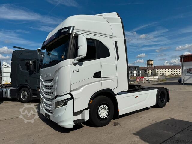 Trattore stradale standard IVECO S-WAY 480 * RETARDER * VOLLVERKLEIDUNG *
