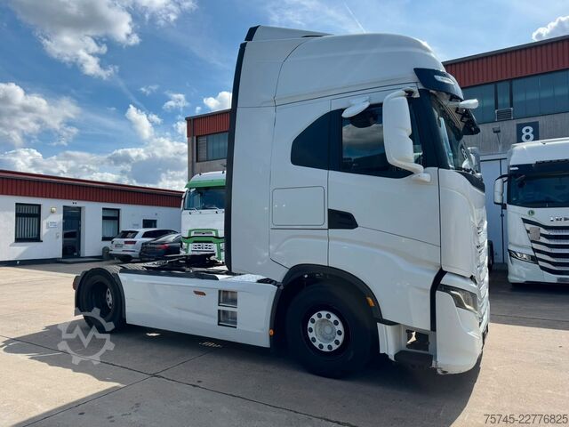 Trattore stradale standard IVECO S-WAY 480 * RETARDER * VOLLVERKLEIDUNG *
