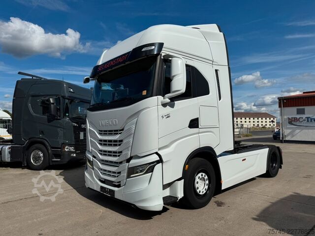 Trattore stradale standard IVECO S-WAY 480 * RETARDER * VOLLVERKLEIDUNG *