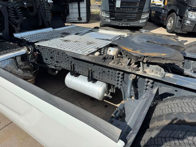 Trattore stradale standard IVECO S-WAY 480 * RETARDER * VOLLVERKLEIDUNG *