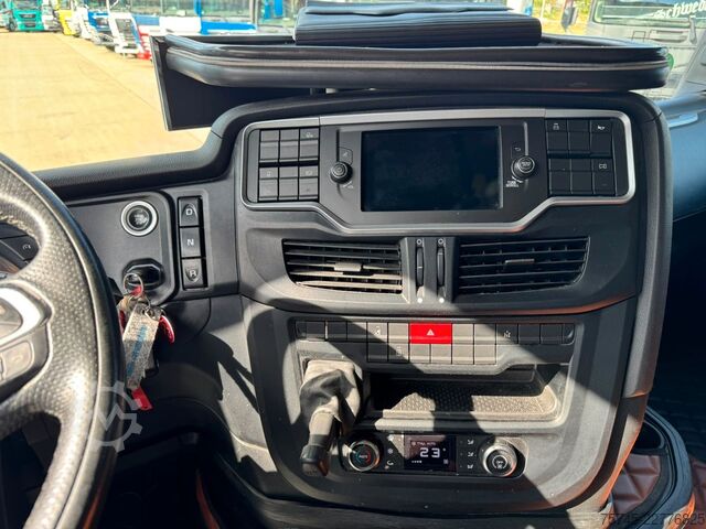 Trattore stradale standard IVECO S-WAY 480 * RETARDER * VOLLVERKLEIDUNG *