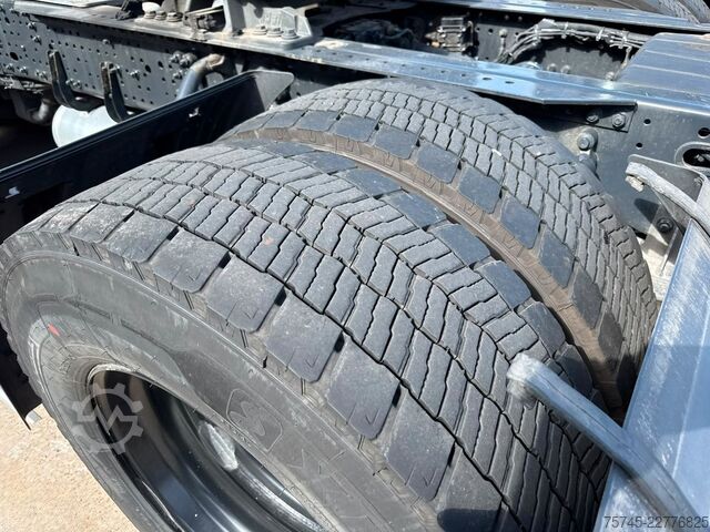 Trattore stradale standard IVECO S-WAY 480 * RETARDER * VOLLVERKLEIDUNG *
