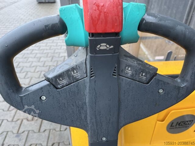 Sztaplarka dla pieszych Jungheinrich EJC112