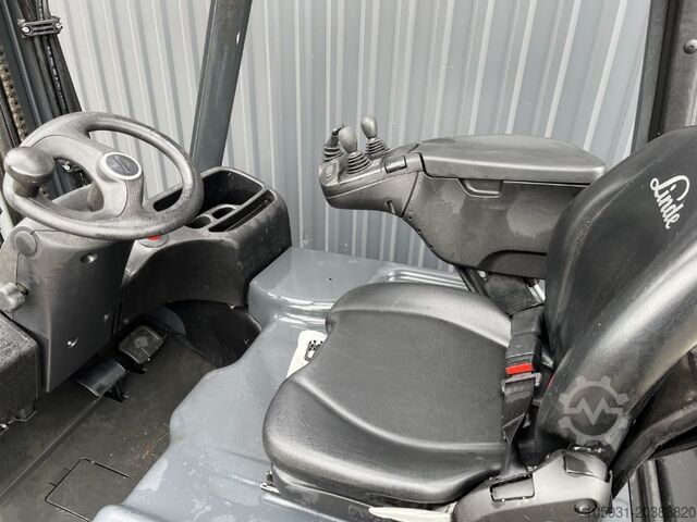 Ηλεκτρικό περονοφόρο 3 τροχούς Linde E14-02