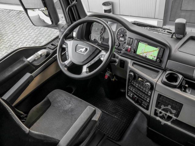 Standardowy ciągnik siodłowy MAN TGX 18.500 4x2 + SKIRTS + FRIDGE + RETARDER ZV
