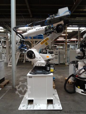 2x KUKA KR 120 R3100-2 (Quantec-2) | KUKA KR 120 R3100-2 / FLR