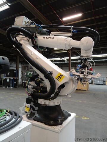 2x KUKA KR 120 R3100-2 (Quantec-2) | KUKA KR 120 R3100-2 / FLR