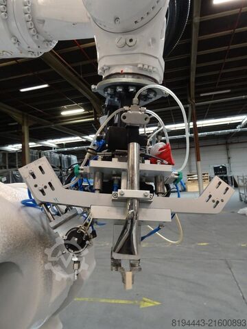 2x KUKA KR 120 R3100-2 (Quantec-2) | KUKA KR 120 R3100-2 / FLR