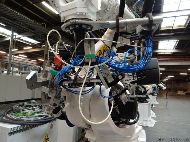 2x KUKA KR 120 R3100-2 (Quantec-2) | KUKA KR 120 R3100-2 / FLR