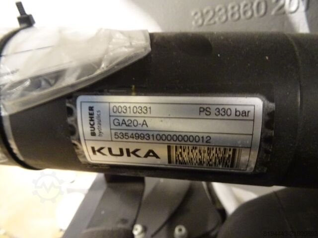 2x KUKA KR 120 R3100-2 (Quantec-2) | KUKA KR 120 R3100-2 / FLR