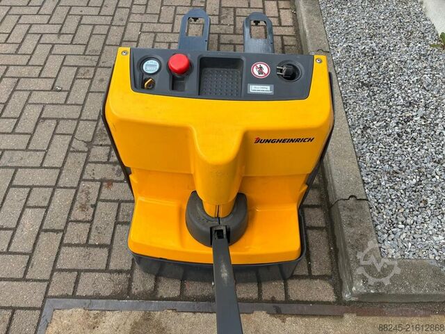 VS-22084 Elektromos raklapemelő Jungheinrich EJE M13 JUNGHEINRICH EJE M13