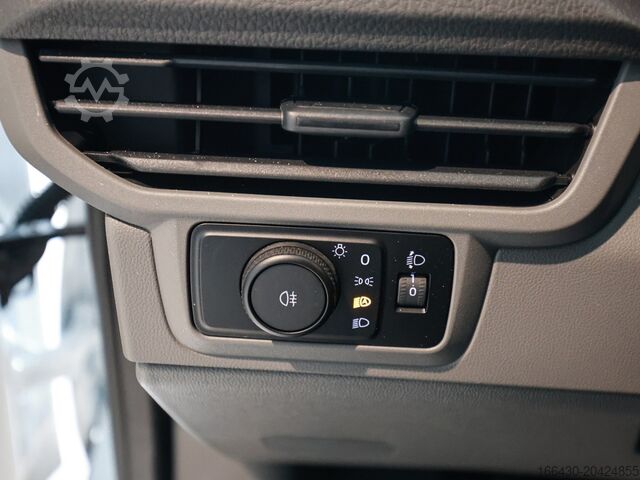 Panelová dodávka VW Transporter Kastenwagen mit L-Trennwand AHK