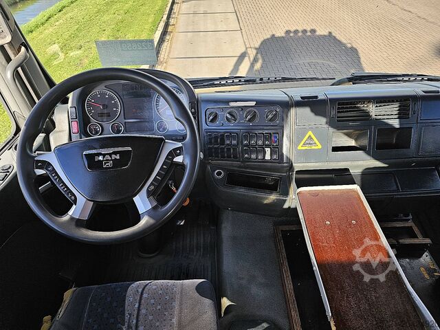 Containertransport (haakarmsysteem) MAN 41.400 TGA