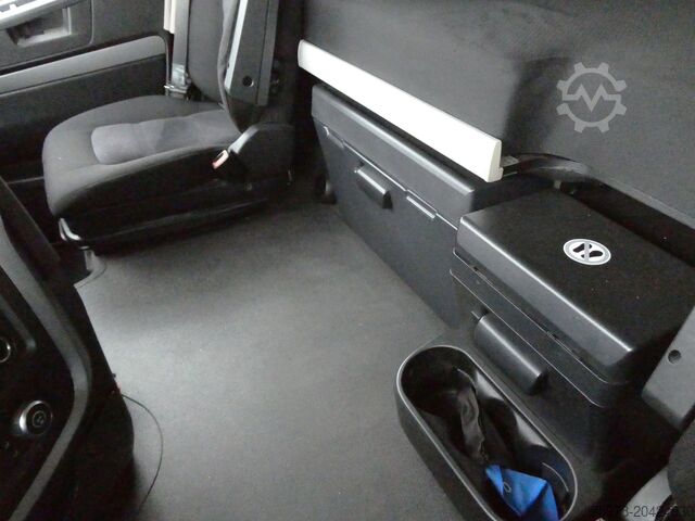 Szabványos közúti nyergesvontató Iveco Stralis AS460