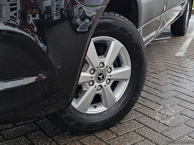 Yüksek tavanlı istasyon vagonu MERCEDES-BENZ SPRINTER 319 L2H2 V6 LED Automaat