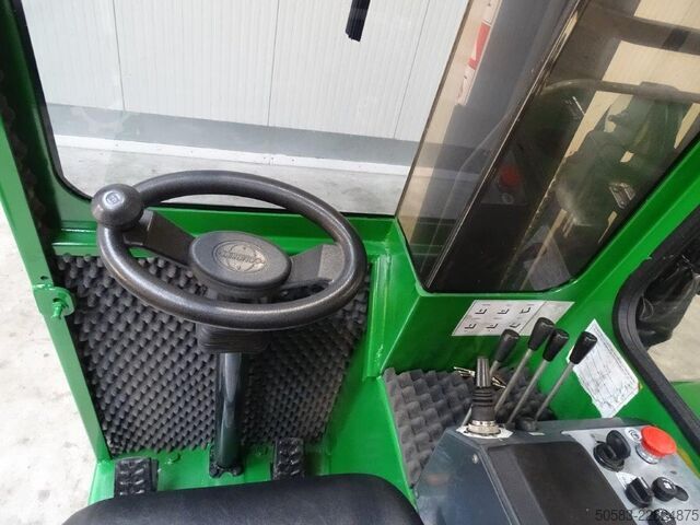 Firevejs sidelæsser Combilift C3000