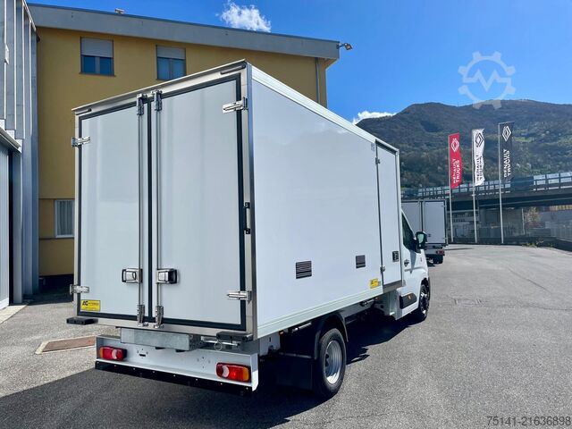 8 EPAL refrigerated insulated van Renault Master 170.35