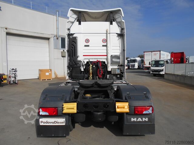Standardowy ciągnik siodłowy MAN TGX 18.500