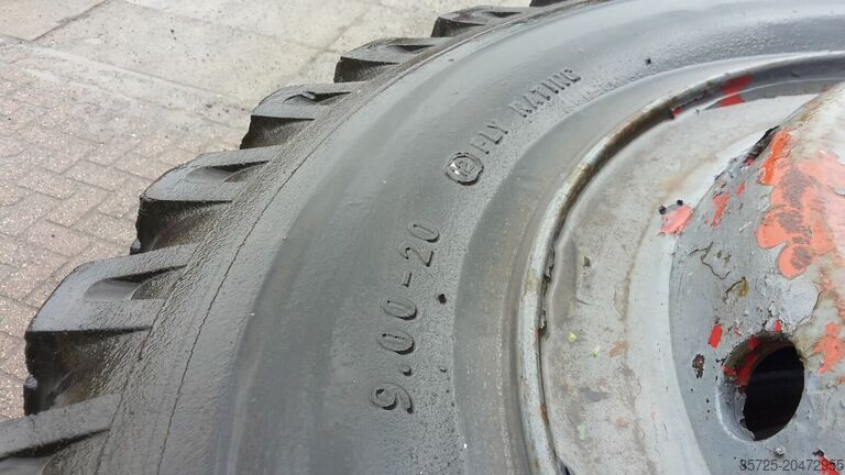 Kolo s pneumatikou Vredestein