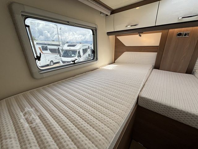 Semi-integrated camper BÜRSTNER Lyseo TD Harmony Line IT 690 G Navi, TV, Markise