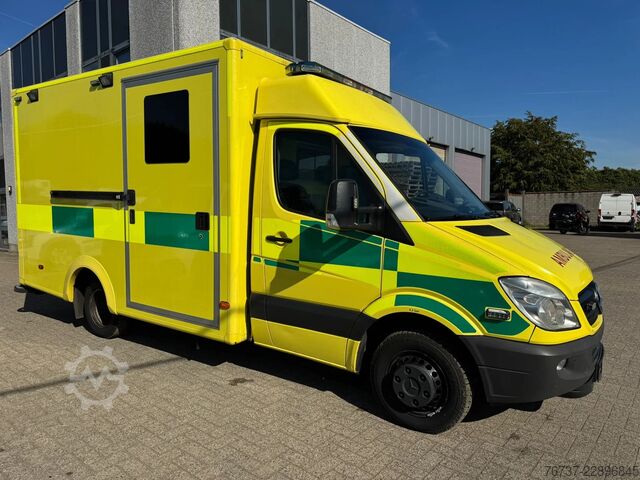 Ambulance Mercedes-Benz Sprinter 519 **EURO 5-V6-AIRCO-BELGIAN ORIGINE**