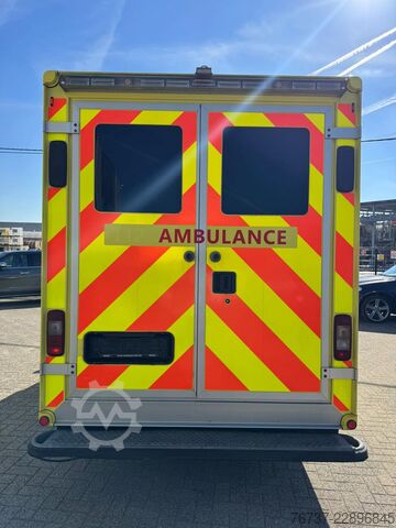 Ambulance Mercedes-Benz Sprinter 519 **EURO 5-V6-AIRCO-BELGIAN ORIGINE**