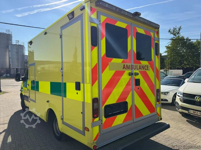 Ambulance Mercedes-Benz Sprinter 519 **EURO 5-V6-AIRCO-BELGIAN ORIGINE**