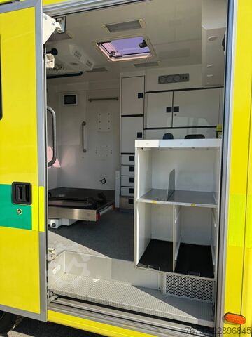 Ambulance Mercedes-Benz Sprinter 519 **EURO 5-V6-AIRCO-BELGIAN ORIGINE**