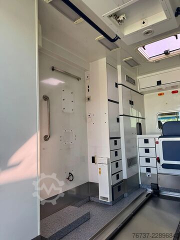 Ambulance Mercedes-Benz Sprinter 519 **EURO 5-V6-AIRCO-BELGIAN ORIGINE**