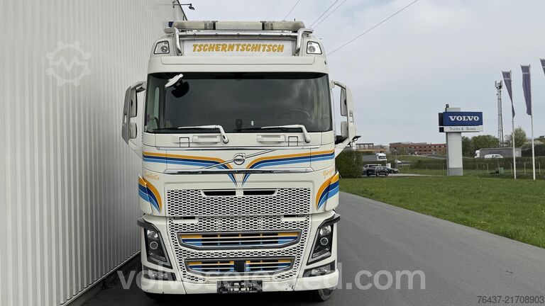 Přepravník dřeva Volvo FH16