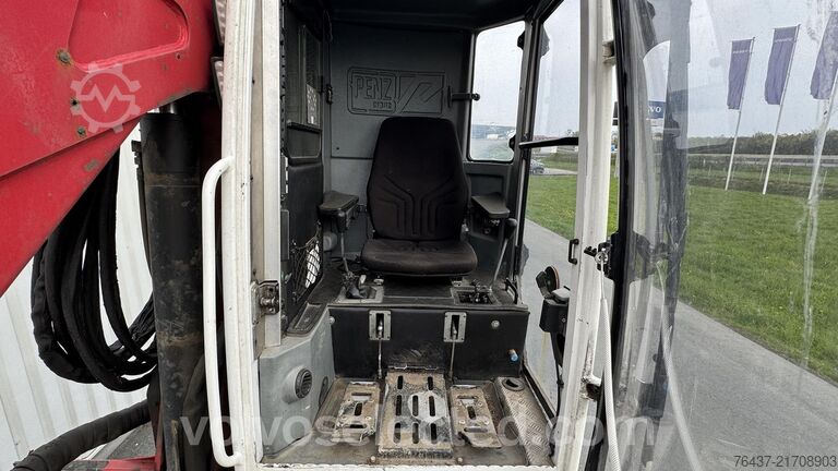 Přepravník dřeva Volvo FH16