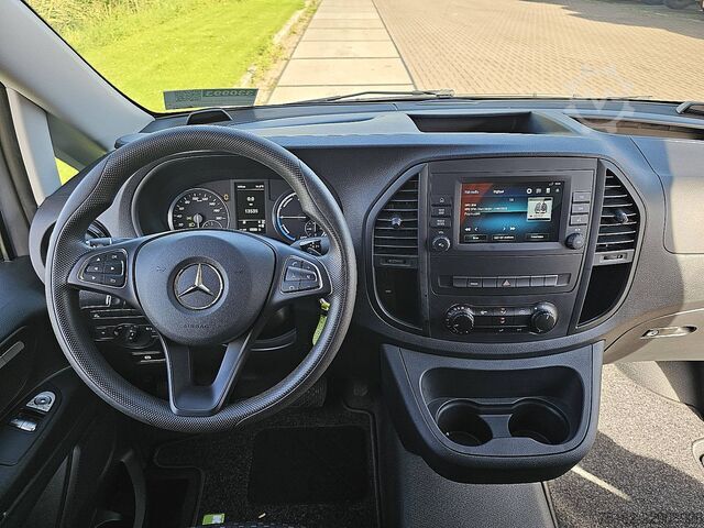 Kombi med högt tak MERCEDES-BENZ EVITO L3 XL 66kWh 280KM WLTP Carplay CruiseCont...