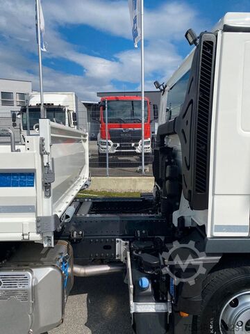 Τρίπλευρο ανατρεπόμενο φορτηγό MAN TGL 12.250 BL / Kipper/Klima/3-Sitzer/ NL6,6To