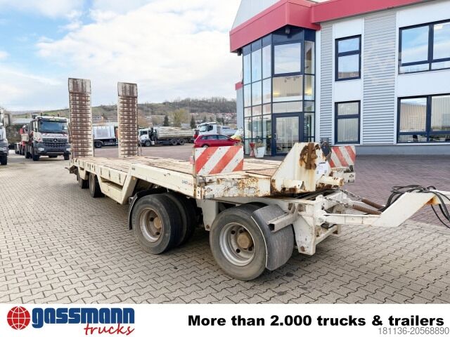 Lågbyggd trailer  AT 400, Verbr. auf 3m, Radmulden, hydr. Rampen